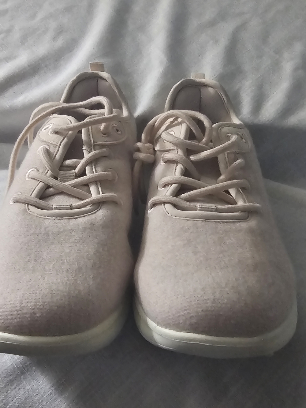 Women's Soft Lace-Up Sneakers in Pale Pink